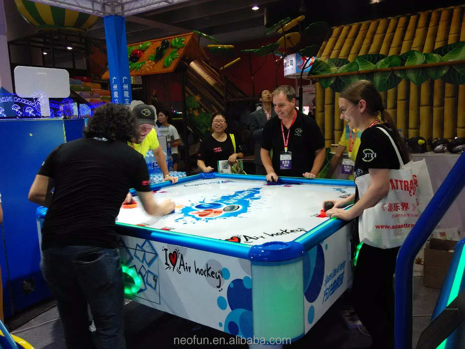 Sport Arcade Machine  - Square Cube Air Hockey