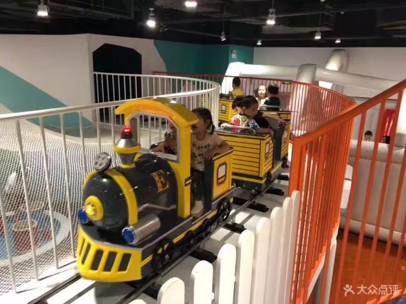 Amusement Park Rides - Imitating Antiquity Train Ride