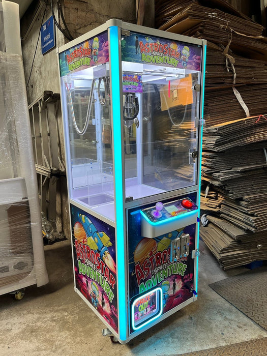 Claw Machine - 22 inches wooden box crane machine