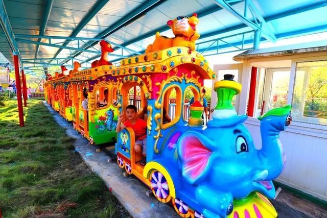 Amusement Park Rides - Elephant Train